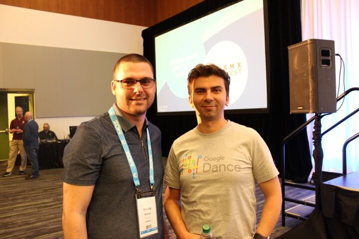 On the photo Gary Illyes from Google and Nikola Minkov from Serpact after a conversation in SMX West